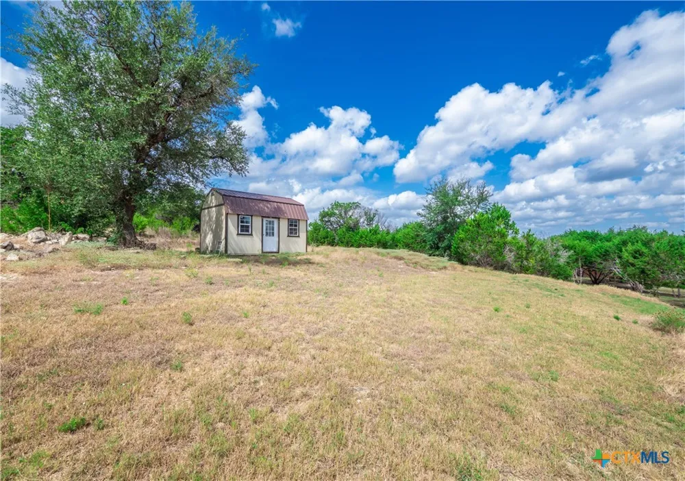 646 Appaloosa Drive Fischer, TX 78623