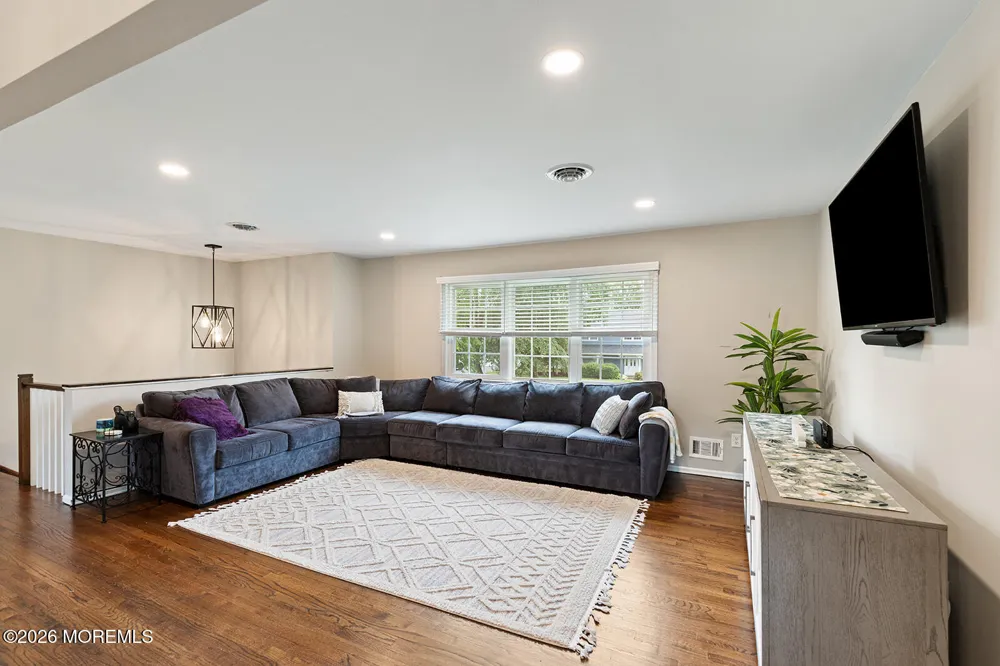 5 Sanders Drive Middletown, NJ 07748