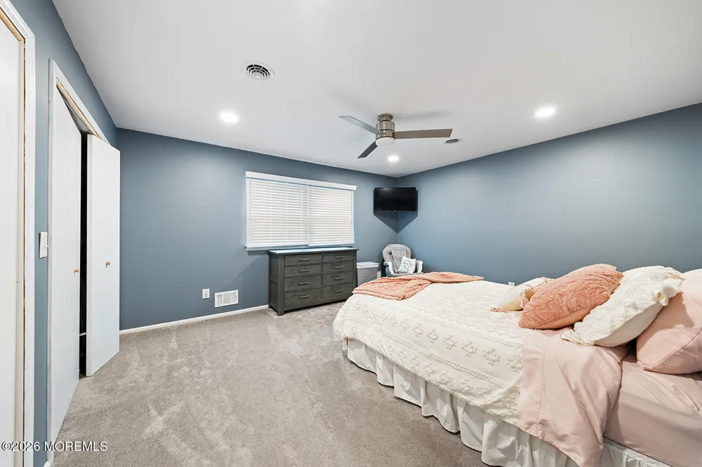 5 Sanders Drive Middletown, NJ 07748