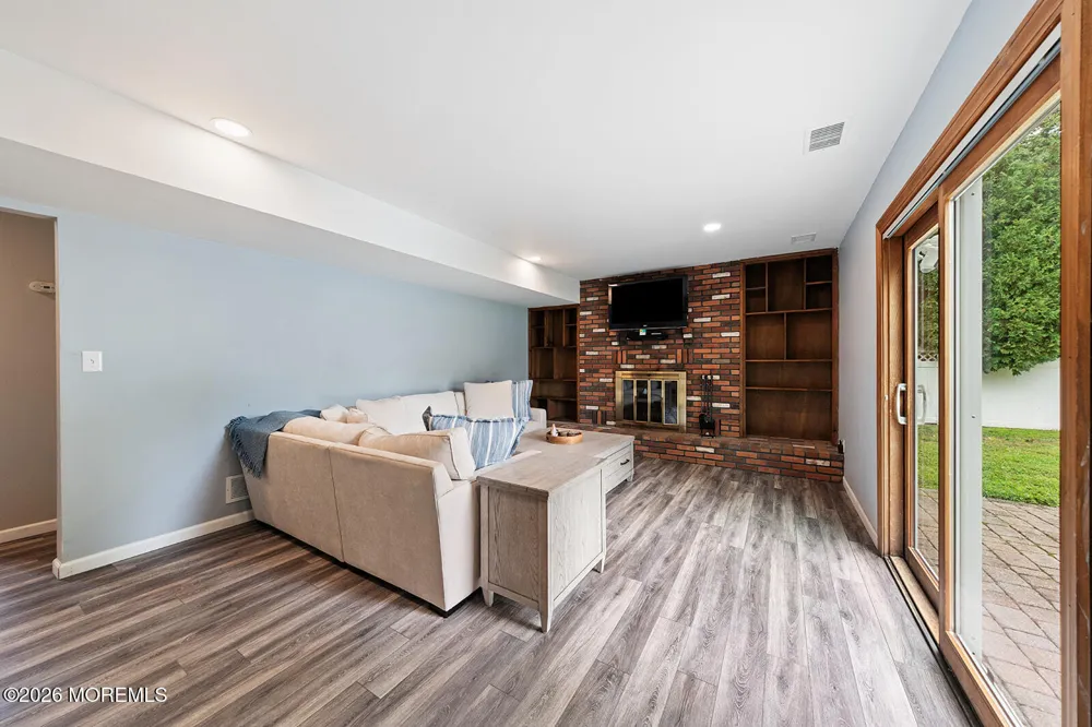 5 Sanders Drive Middletown, NJ 07748