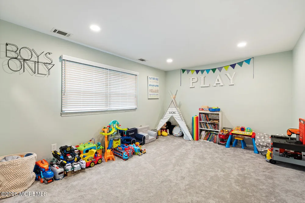5 Sanders Drive Middletown, NJ 07748