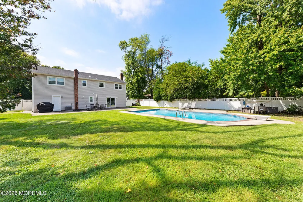 5 Sanders Drive Middletown, NJ 07748