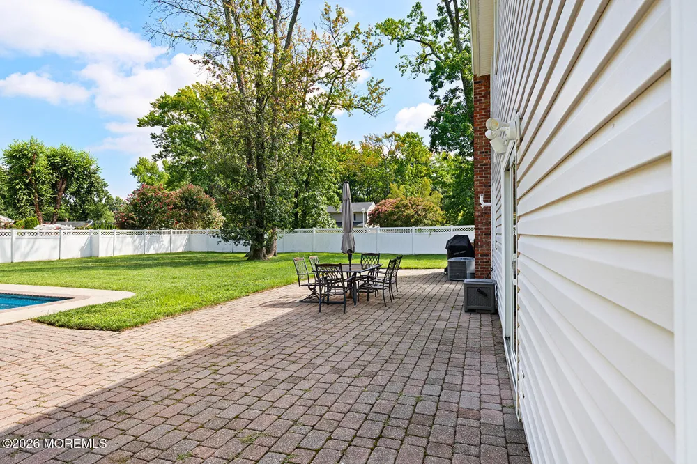 5 Sanders Drive Middletown, NJ 07748