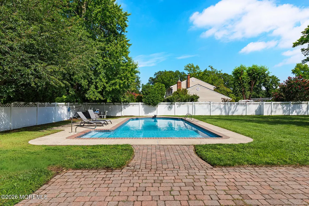 5 Sanders Drive Middletown, NJ 07748