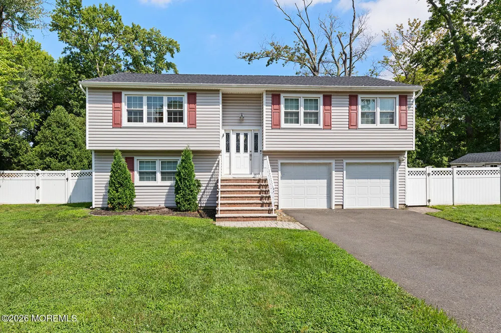 5 Sanders Drive Middletown, NJ 07748