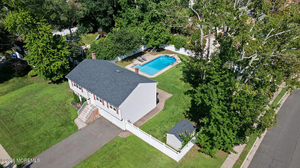 5 Sanders Drive Middletown, NJ 07748