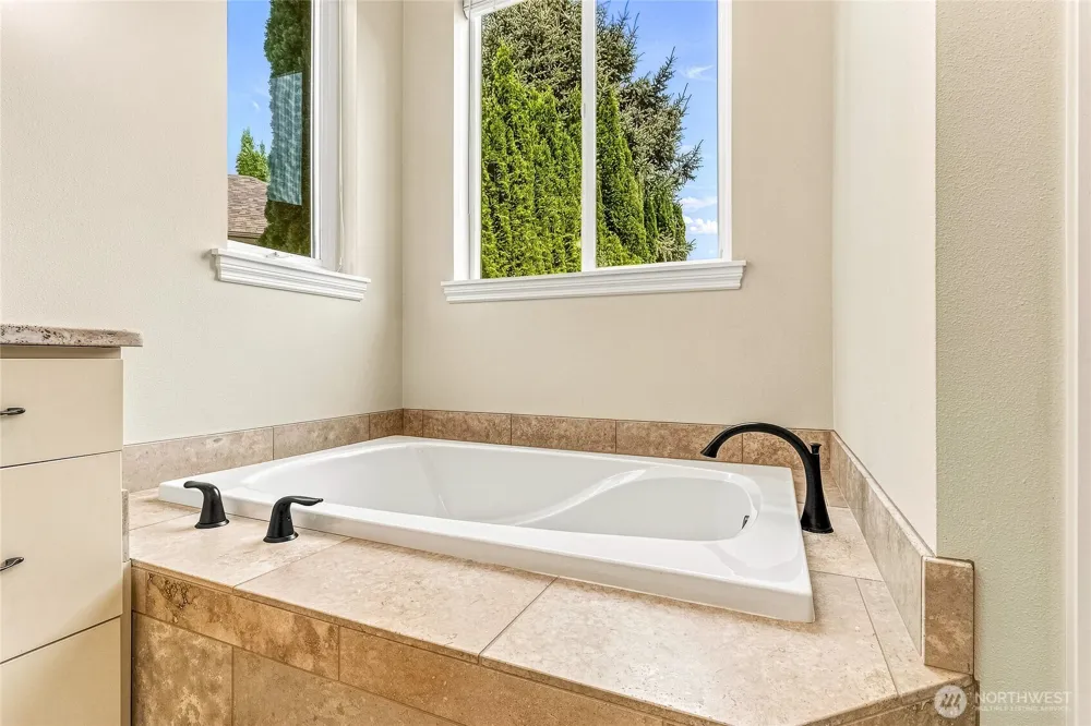 1017 SE Crestlane Drive College Place, WA 99324