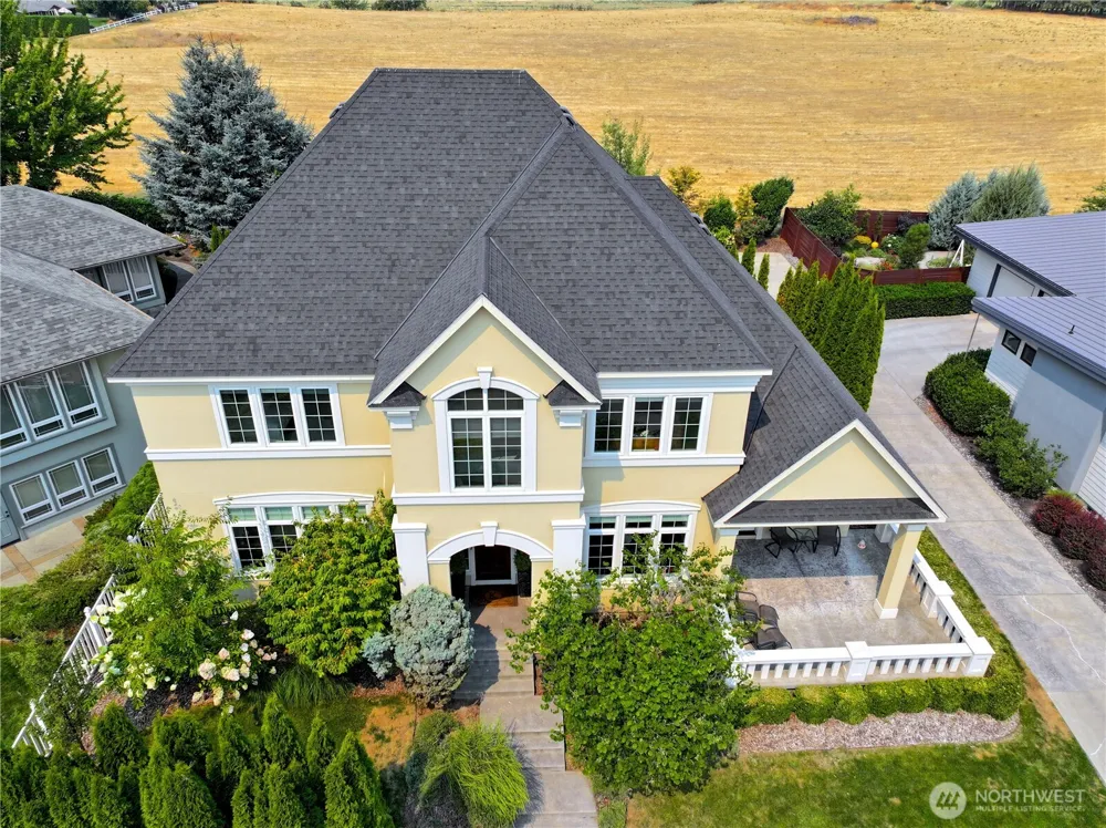 1017 SE Crestlane Drive College Place, WA 99324