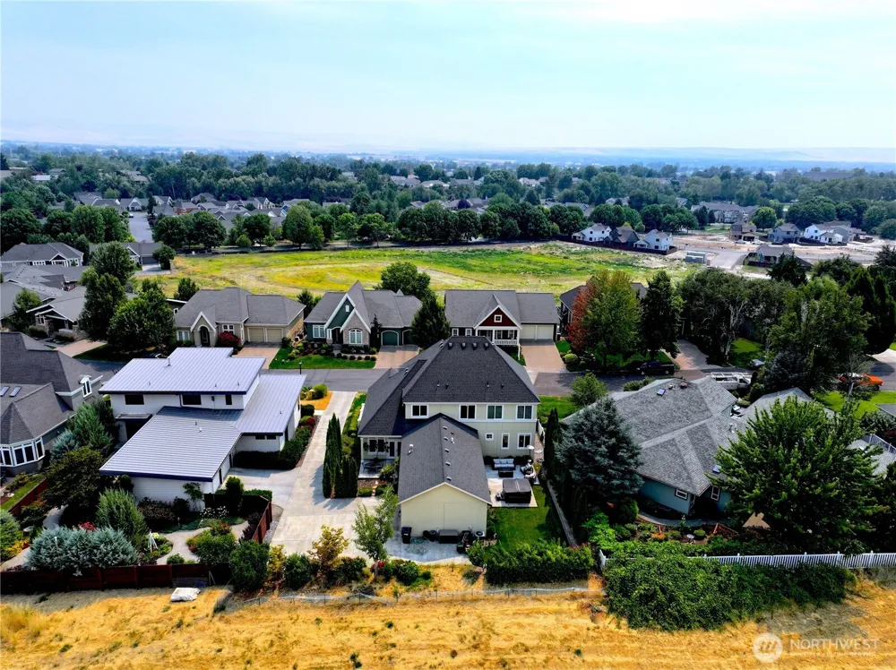 1017 SE Crestlane Drive College Place, WA 99324
