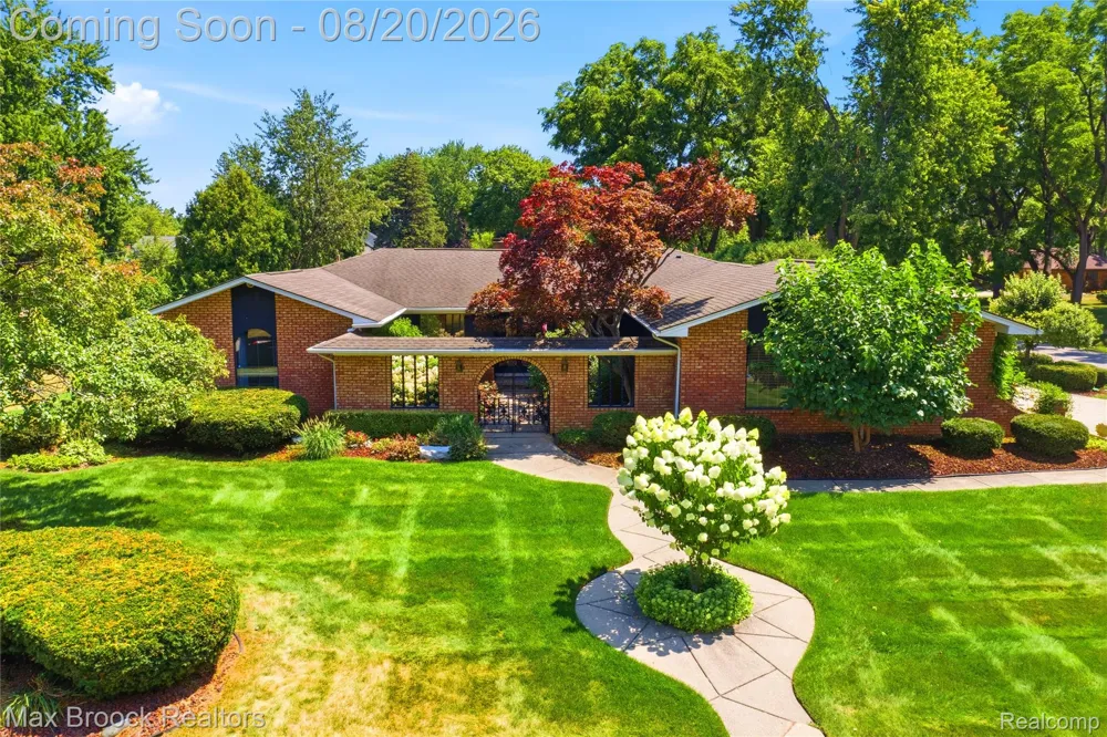 53214 Bancroft Drive Shelby Charter Township, MI 48316