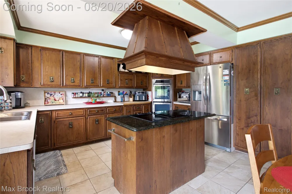 53214 Bancroft Drive Shelby Charter Township, MI 48316