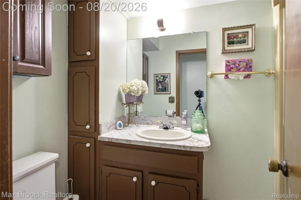 53214 Bancroft Drive Shelby Charter Township, MI 48316