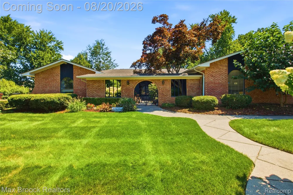 53214 Bancroft Drive Shelby Charter Township, MI 48316