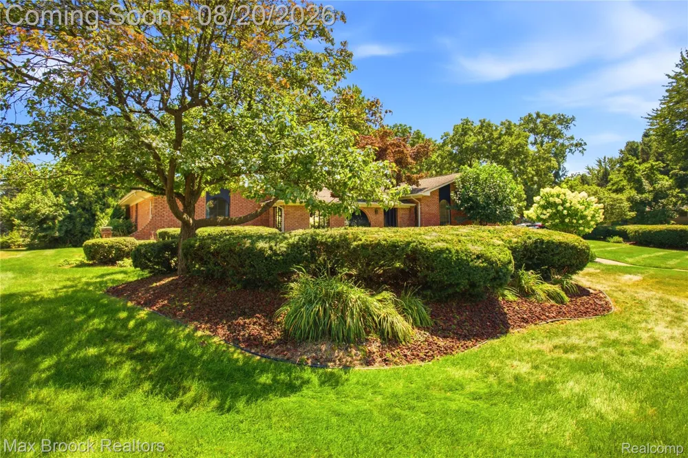 53214 Bancroft Drive Shelby Charter Township, MI 48316