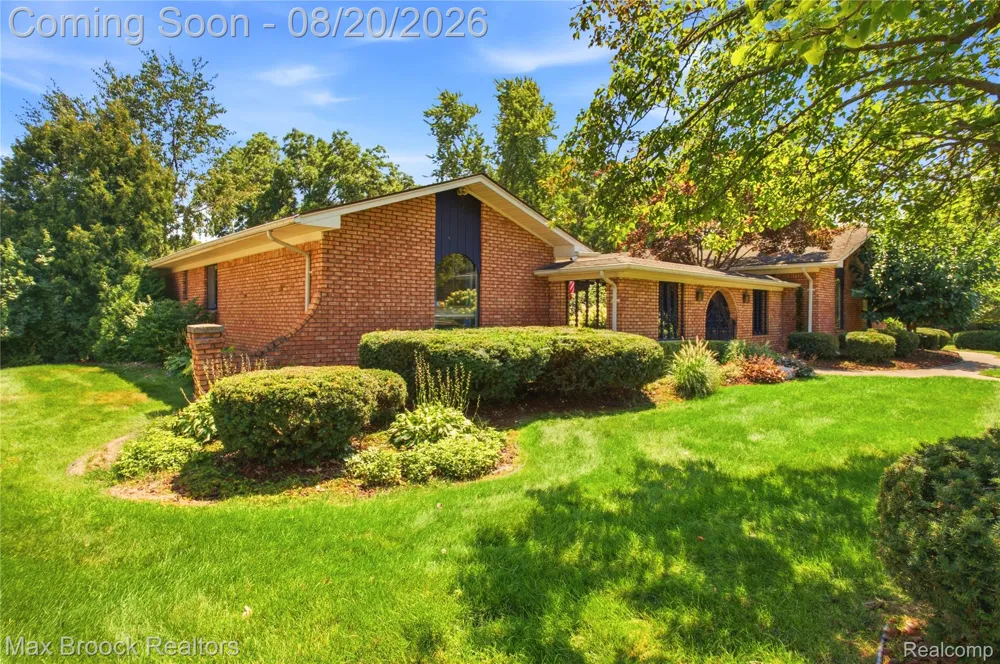 53214 Bancroft Drive Shelby Charter Township, MI 48316