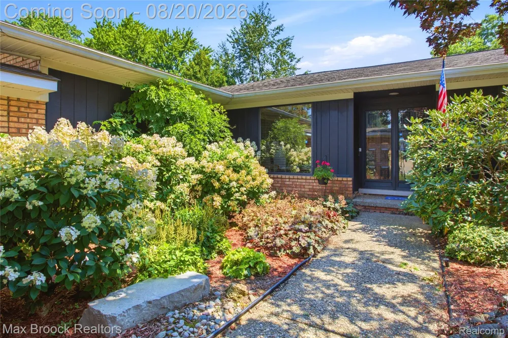 53214 Bancroft Drive Shelby Charter Township, MI 48316
