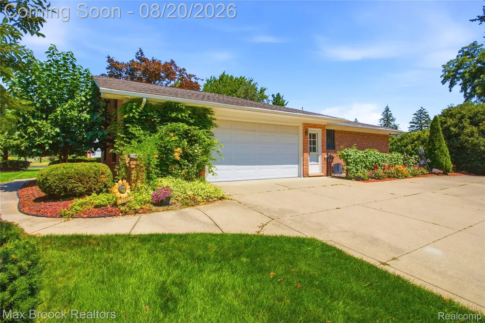 53214 Bancroft Drive Shelby Charter Township, MI 48316
