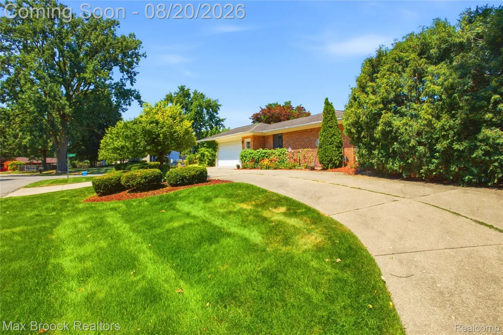 53214 Bancroft Drive Shelby Charter Township, MI 48316