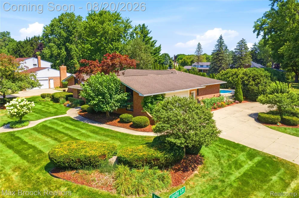 53214 Bancroft Drive Shelby Charter Township, MI 48316