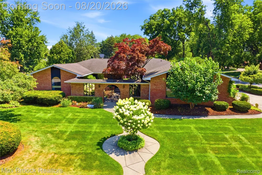 53214 Bancroft Drive Shelby Charter Township, MI 48316