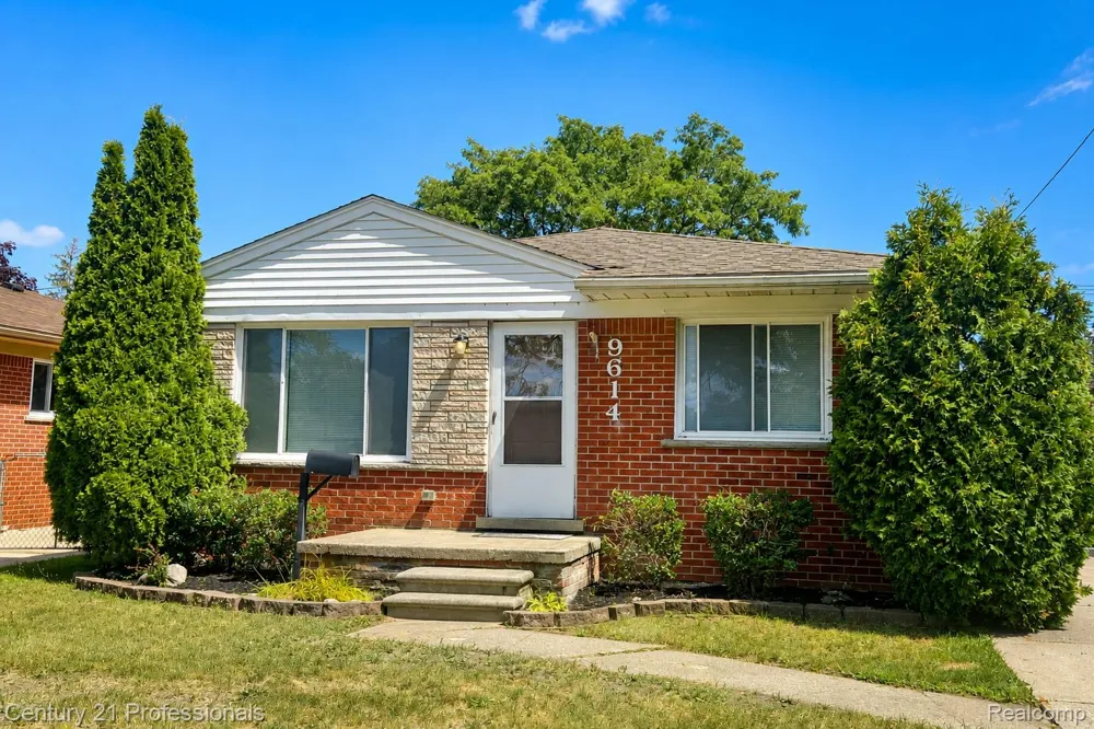 9614 Garfield Redford Charter Township, MI 48239