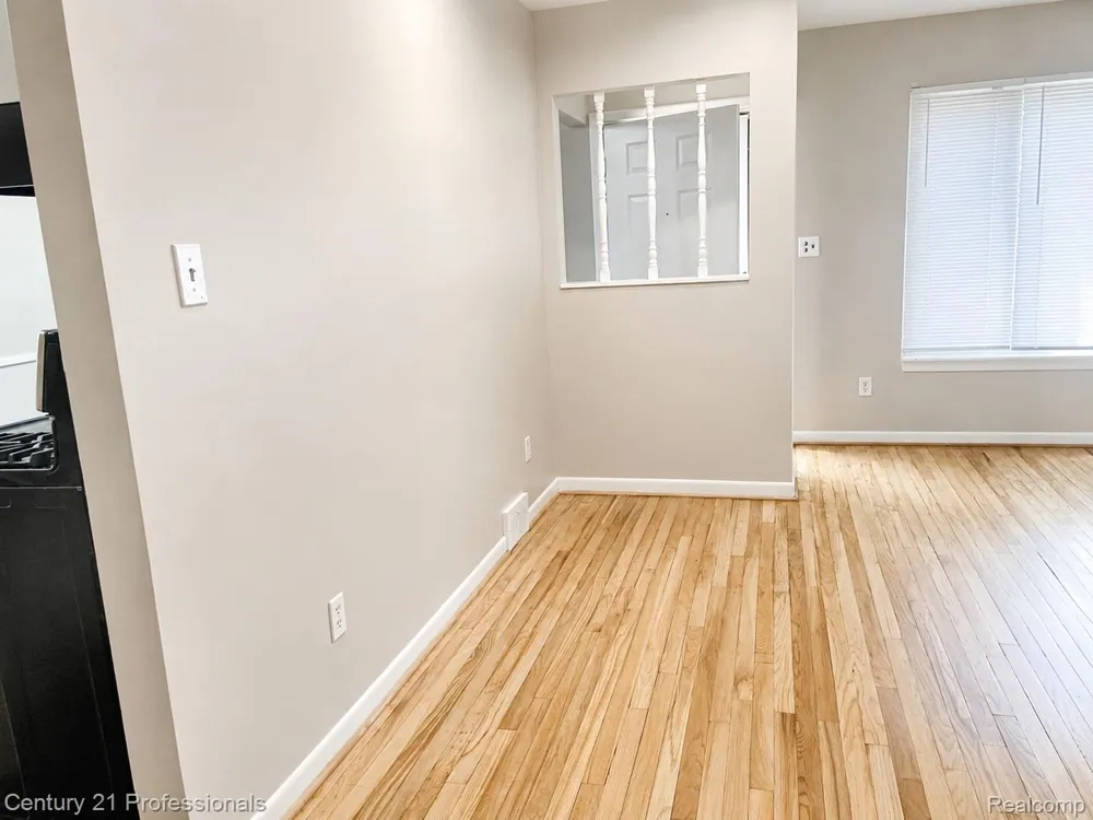 9614 Garfield Redford Charter Township, MI 48239