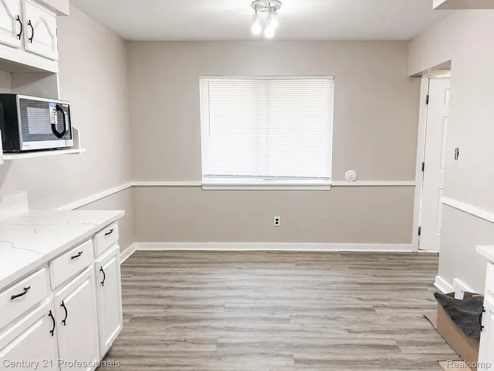 9614 Garfield Redford Charter Township, MI 48239