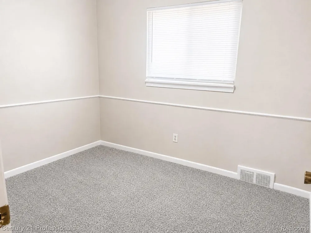 9614 Garfield Redford Charter Township, MI 48239
