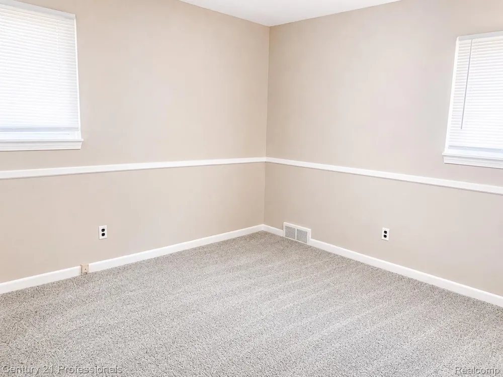 9614 Garfield Redford Charter Township, MI 48239