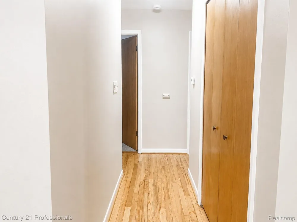 9614 Garfield Redford Charter Township, MI 48239