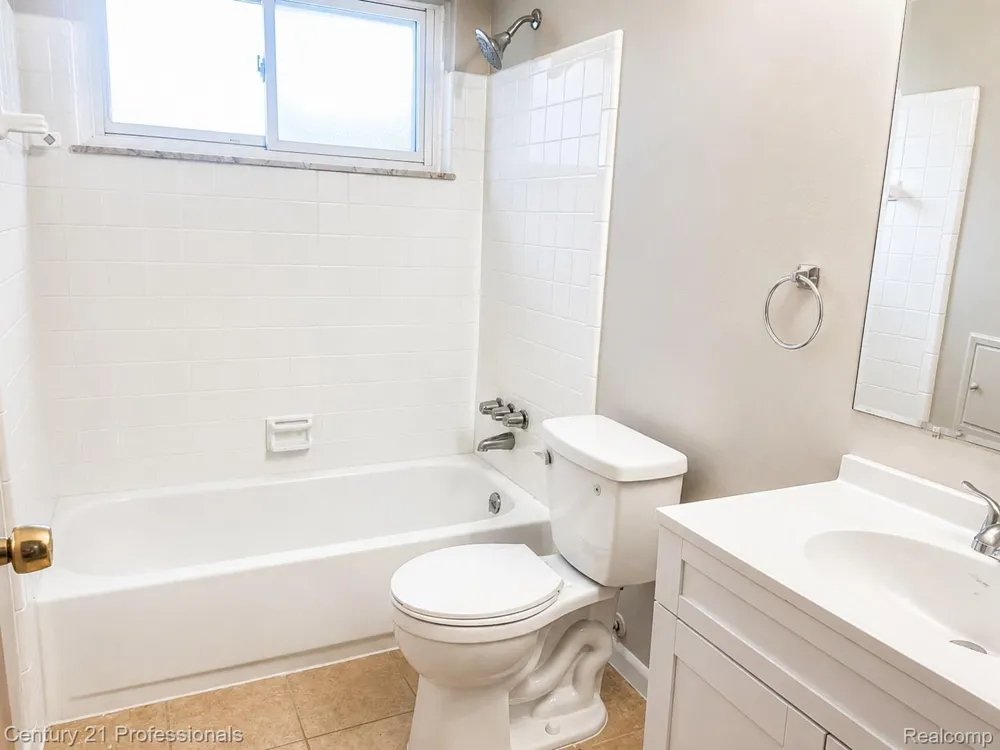 9614 Garfield Redford Charter Township, MI 48239