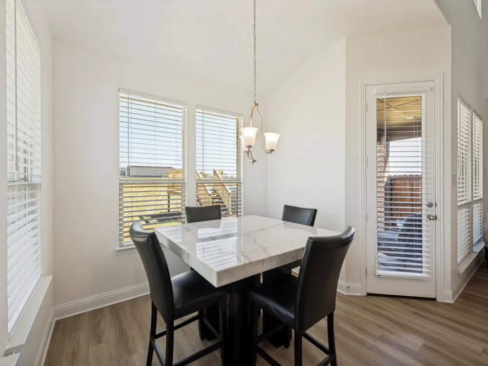 6048 Mango Drive Sanger, TX 76266