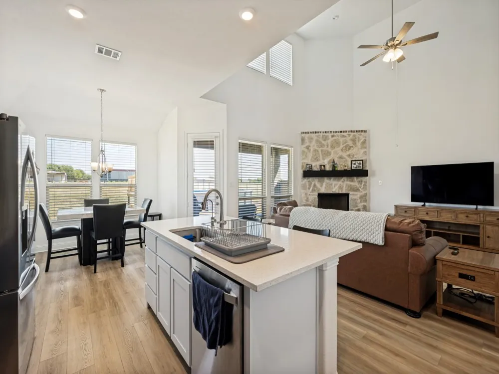6048 Mango Drive Sanger, TX 76266