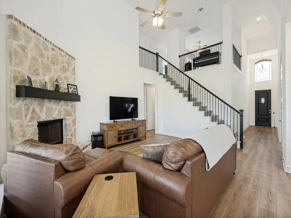 6048 Mango Drive Sanger, TX 76266