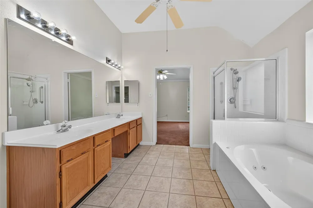 914 W Peach Hollow Circle Pearland, TX 77584