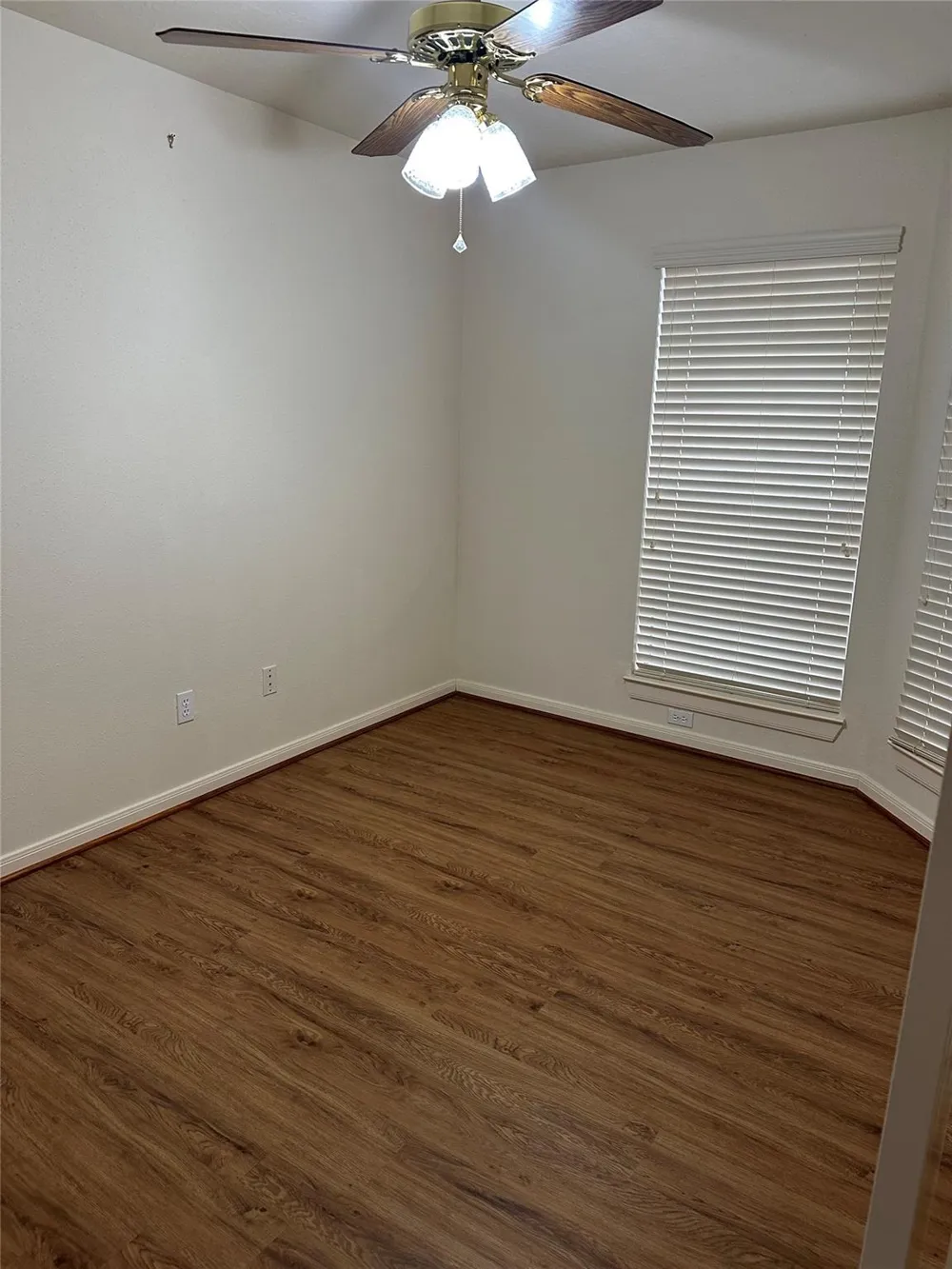 914 W Peach Hollow Circle Pearland, TX 77584