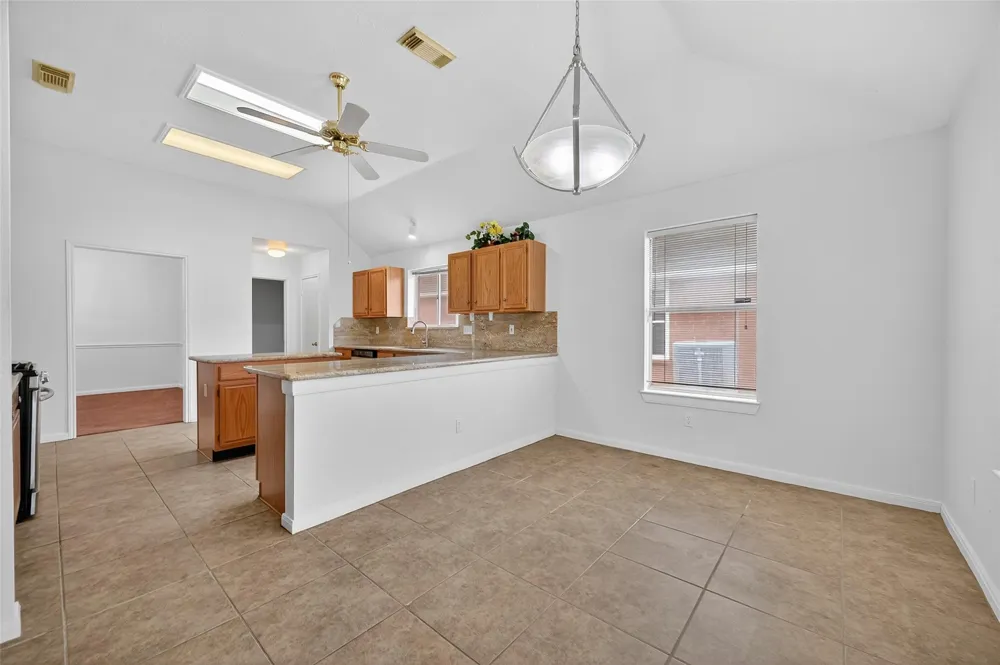 914 W Peach Hollow Circle Pearland, TX 77584