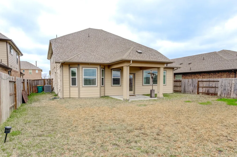 10739 Cliffs View Drive Rosharon, TX 77583