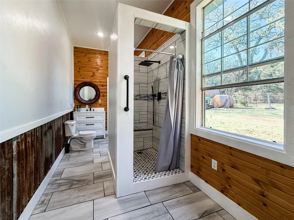 7160 County Road 132 Hallettsville, TX 77964