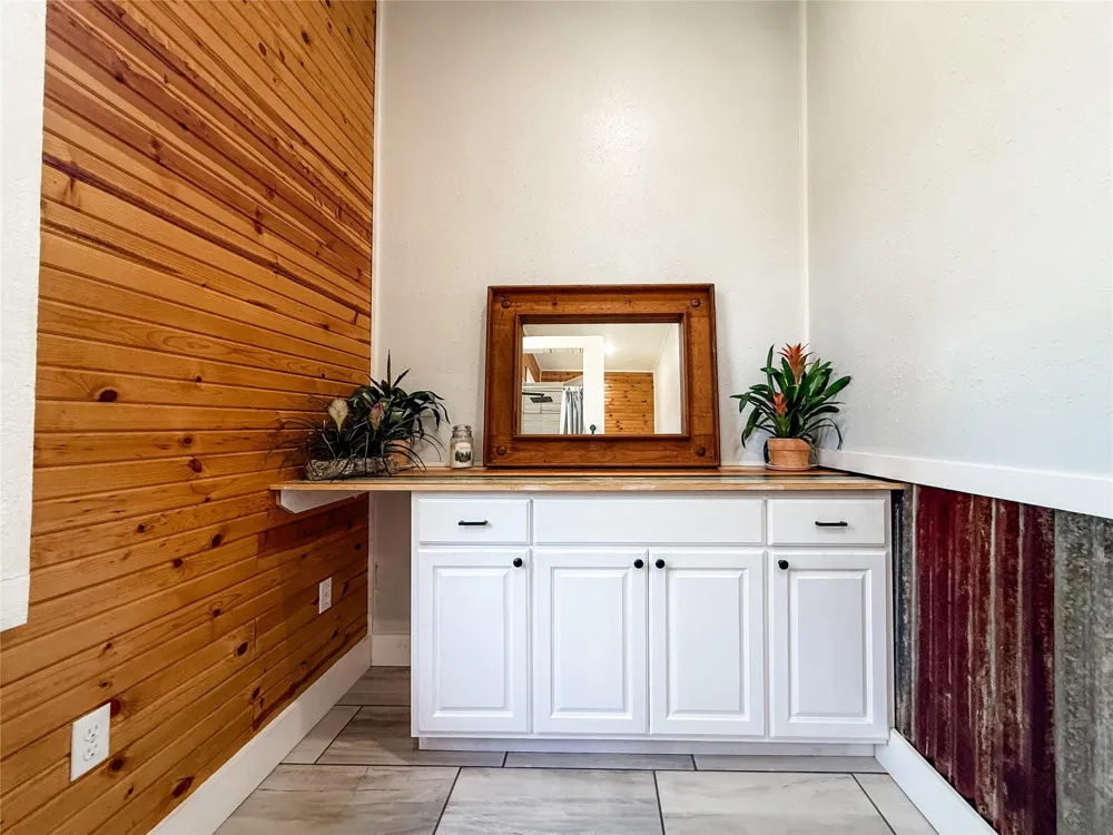 7160 County Road 132 Hallettsville, TX 77964