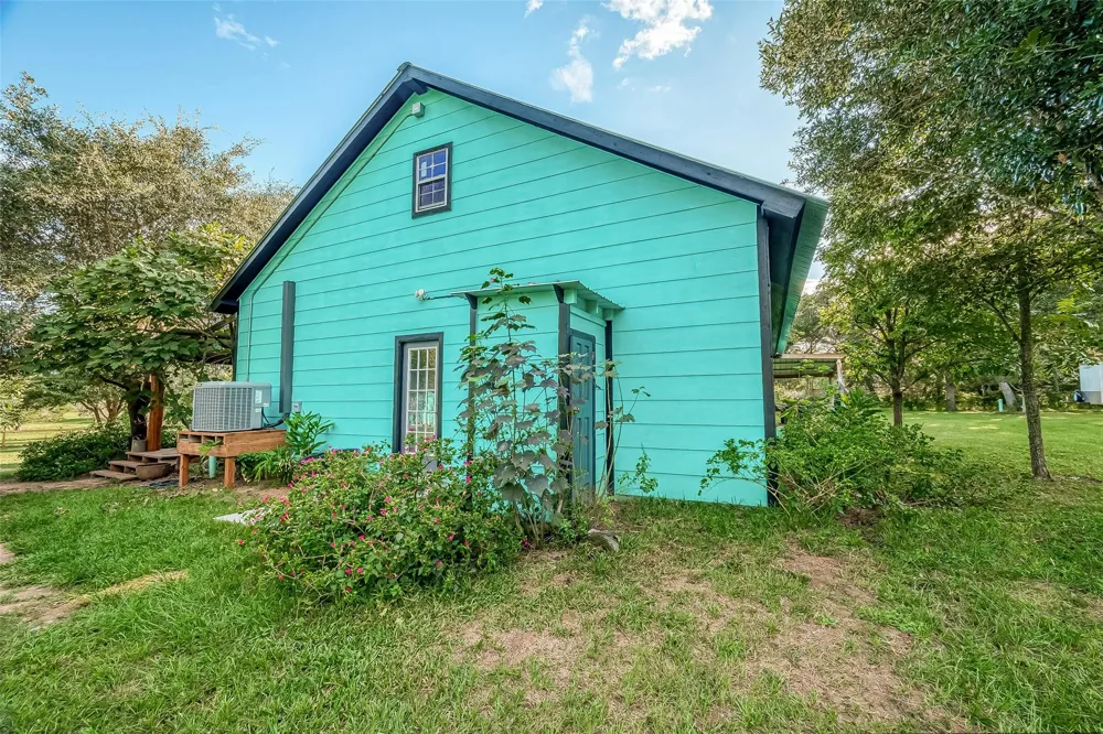 7160 County Road 132 Hallettsville, TX 77964