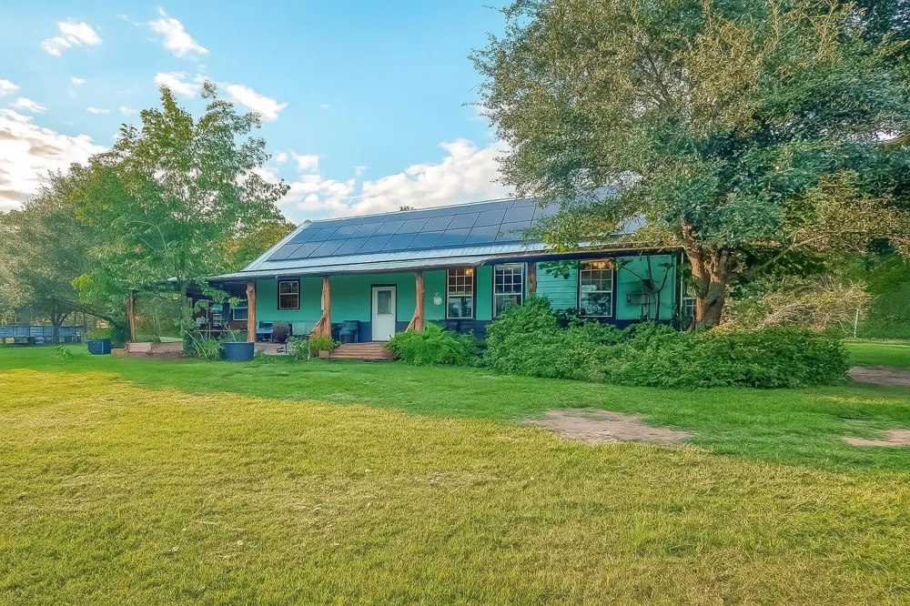 7160 County Road 132 Hallettsville, TX 77964
