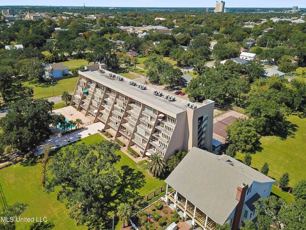 502 Beach Boulevard Biloxi, MS 39530
