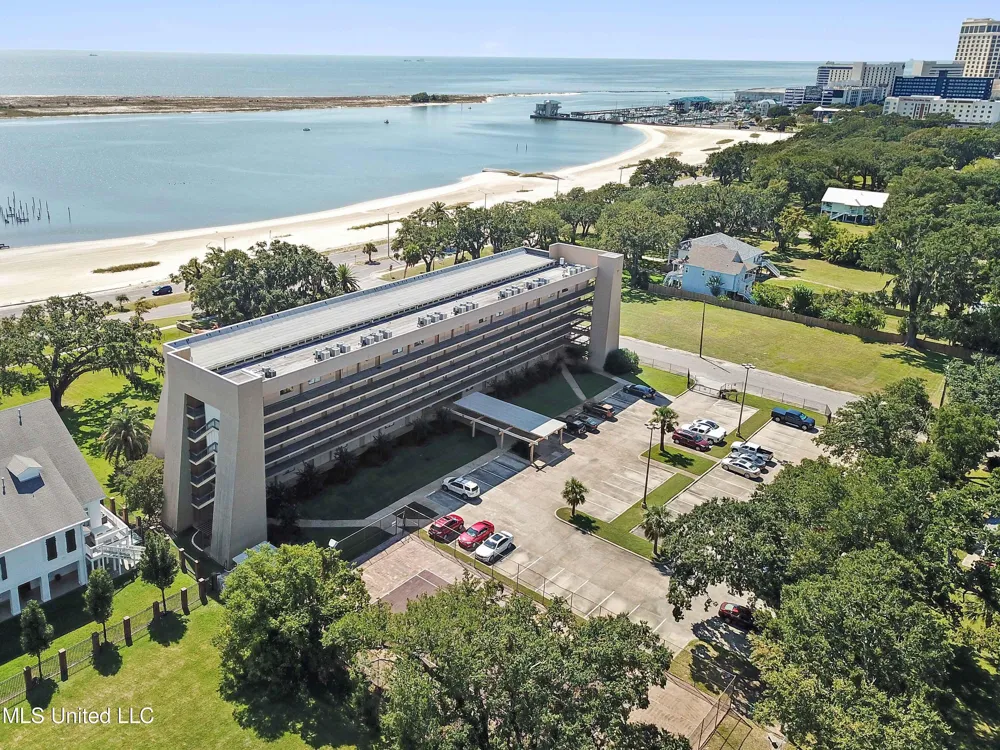502 Beach Boulevard Biloxi, MS 39530