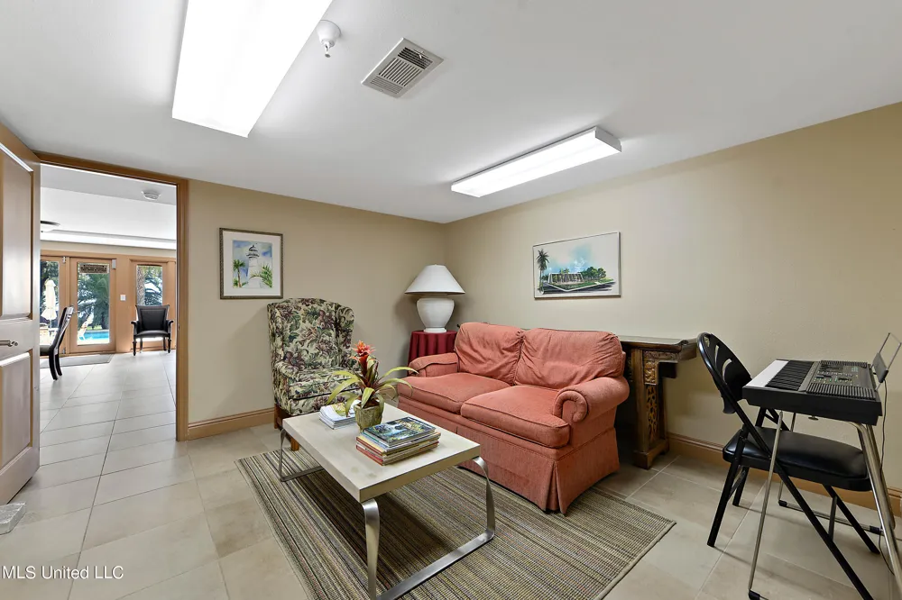 502 Beach Boulevard Biloxi, MS 39530