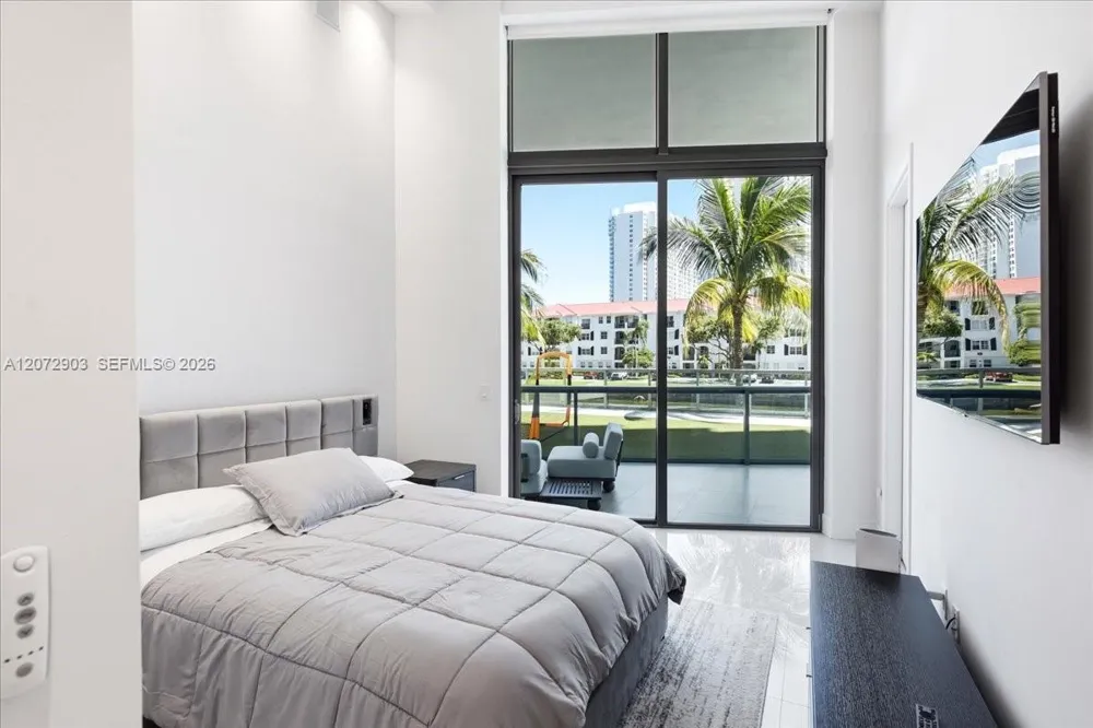 3250 NE 188th St #101 Aventura, FL 33180