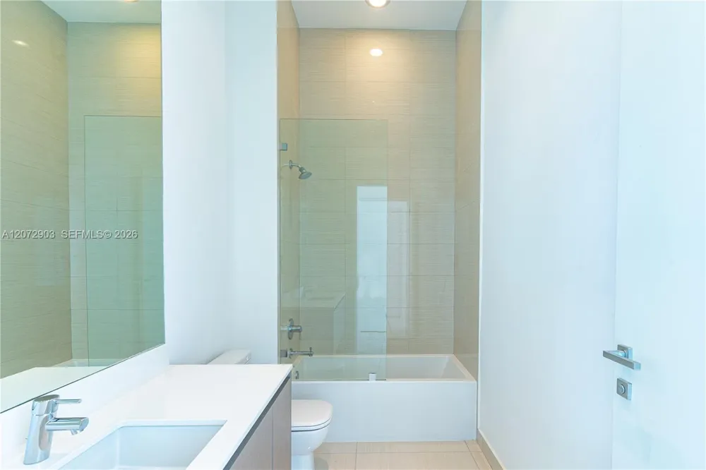 3250 NE 188th St #101 Aventura, FL 33180