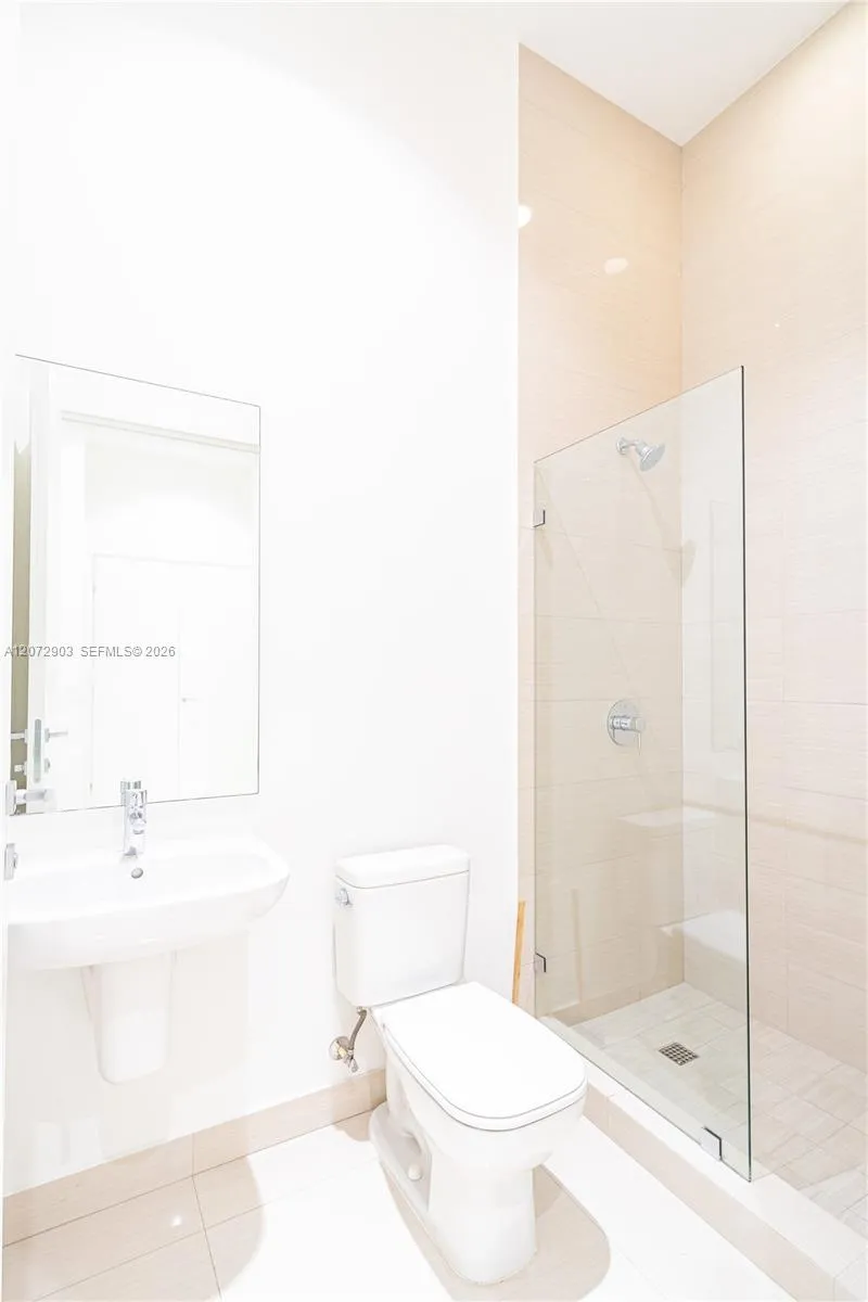 3250 NE 188th St #101 Aventura, FL 33180
