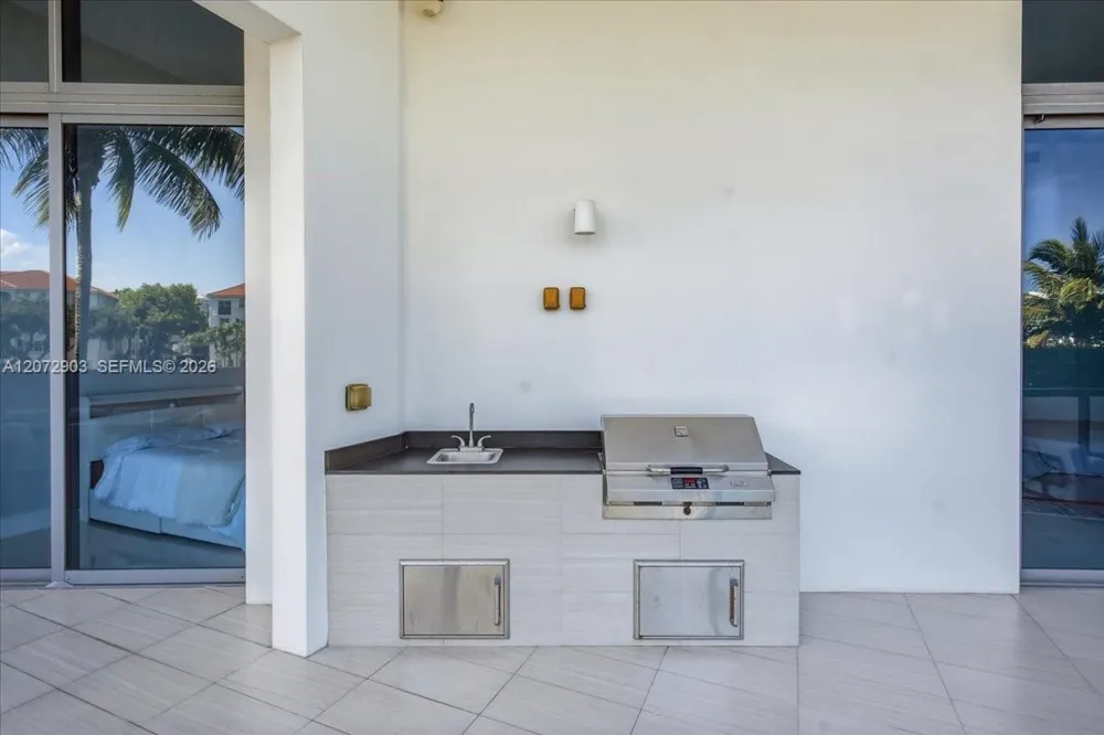 3250 NE 188th St #101 Aventura, FL 33180
