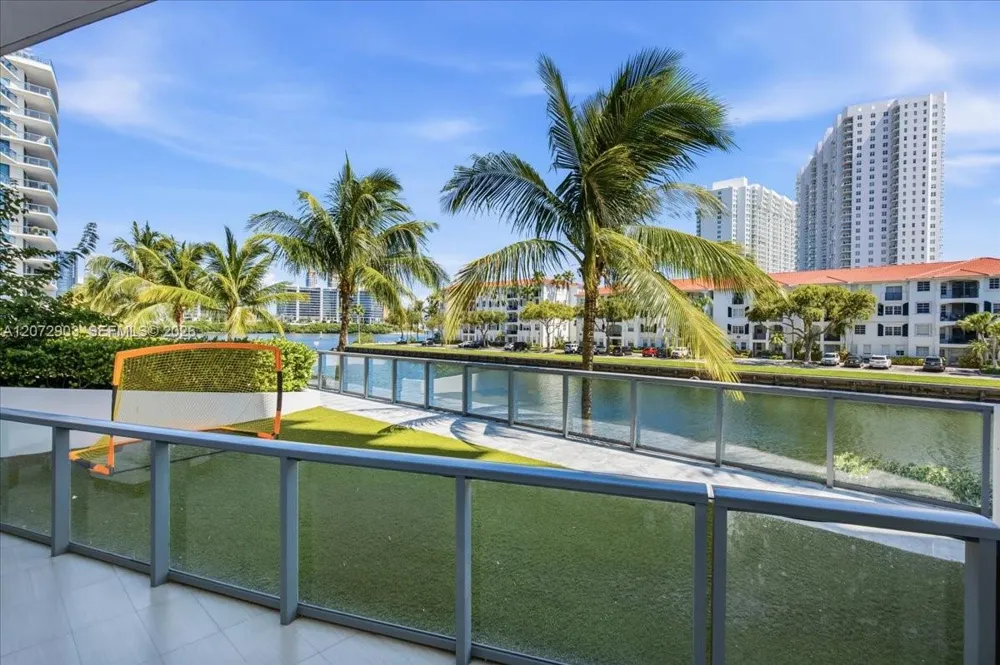 3250 NE 188th St #101 Aventura, FL 33180